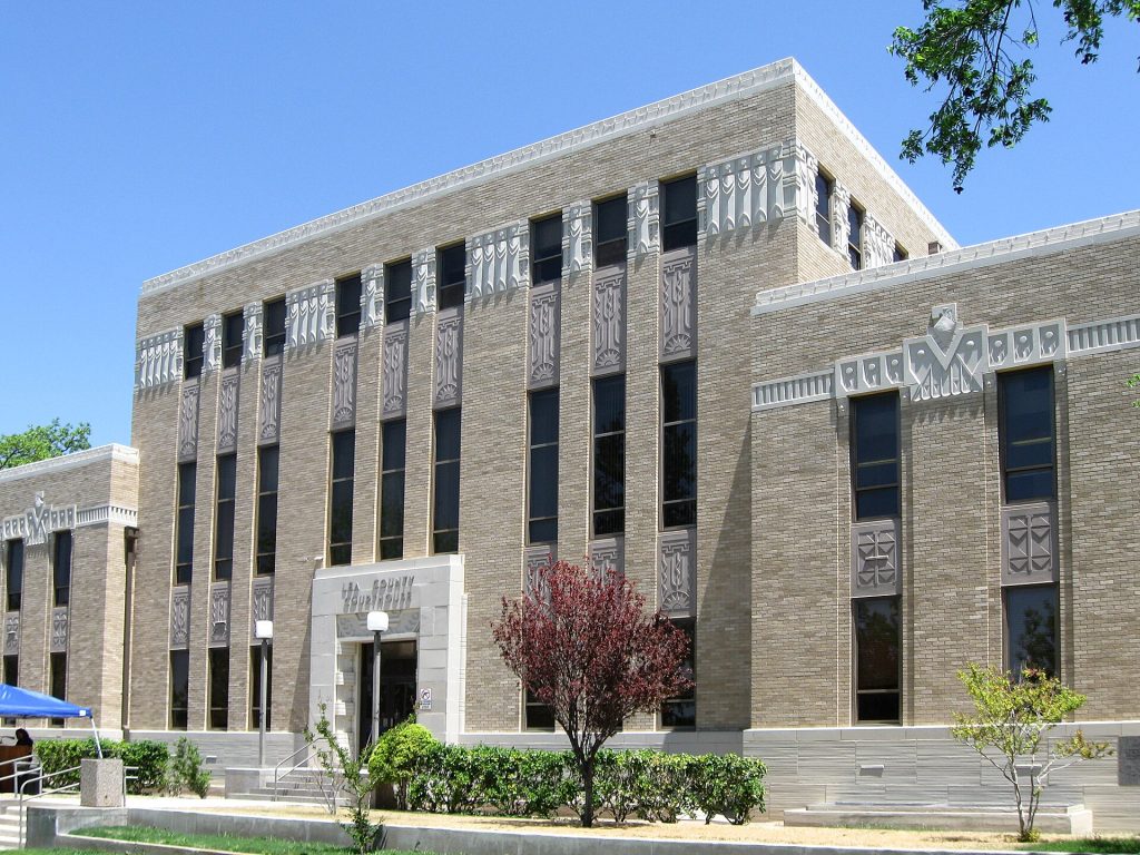 Lea County Courthouse in Lovington, serving Hobbs